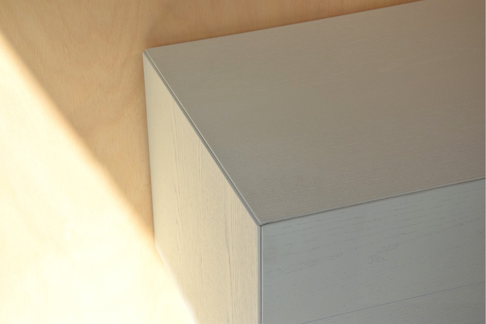 mueble-tv-roble-en-tono-blanco-roto (2)