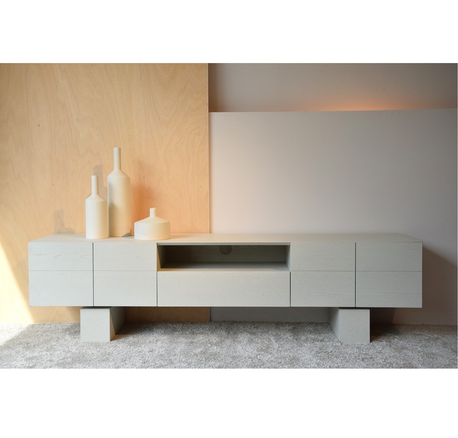 mueble-tv-roble-en-tono-blanco-roto