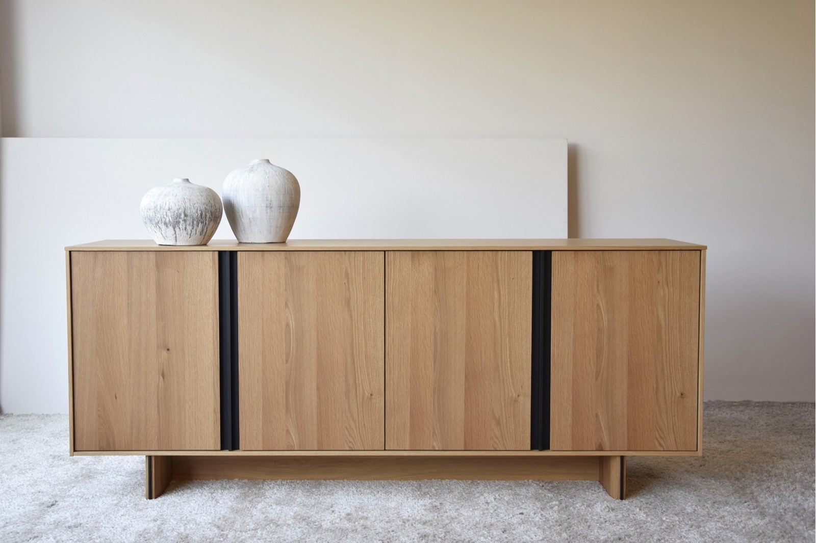 aparador-roble-natural-metal-negro-ma