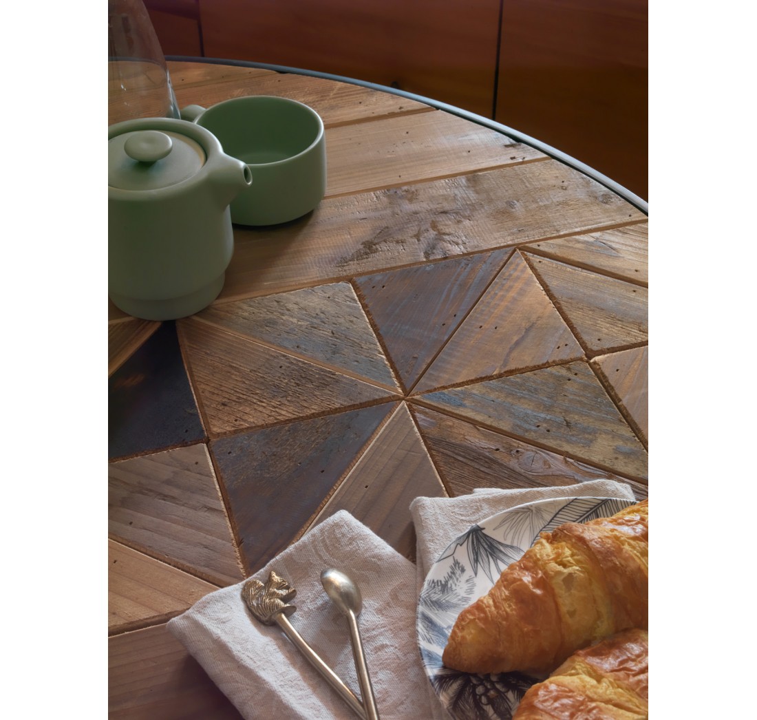 mesa-redonda-madera-reciclada-100-diam-con-pie-metalico